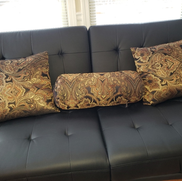 Pillows with designer fabric - Picture 3 of 3